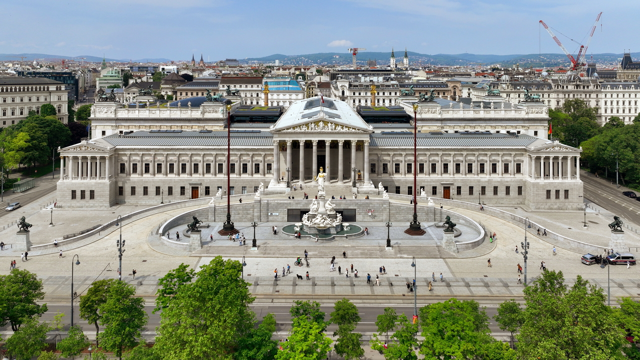 From Bratislava: Guided Vienna Highlights and Free Time - Image 4