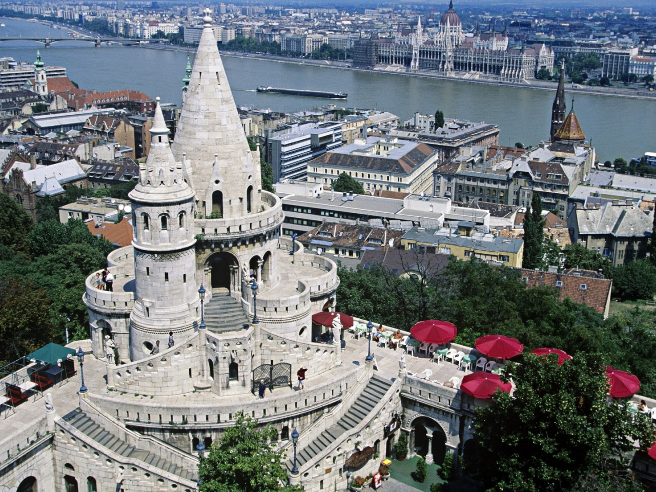Tagesausflug nach Bratislava und Budapest mit Guide – Bild 5